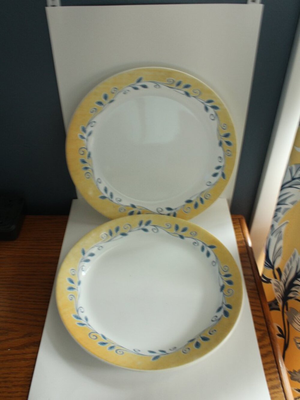 Lot of 3 Corelle Bella Vista Dinner Plates 10 1/4"